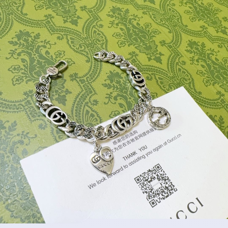 G*u*i bracelets